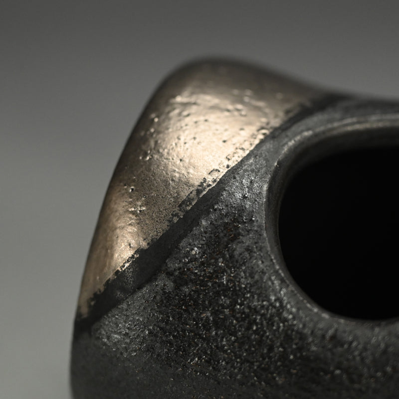 Contemporary Silver Pottery Vessel ー柳原睦夫 "ギン オリベ ペロット瓶"