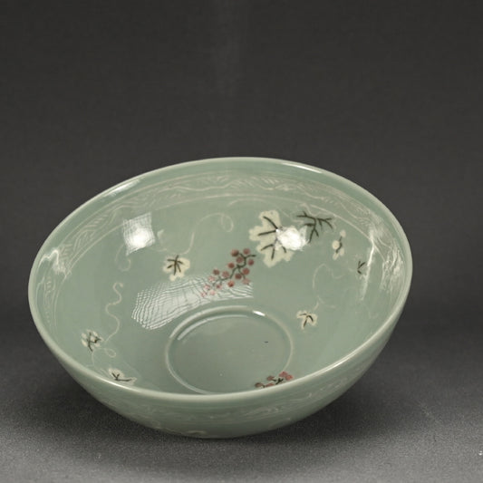 Imperial Artisan Suwa Sozan I Celadon Bowl, Grapes ー初代 諏訪 蘇山 "青瓷象嵌 盂"