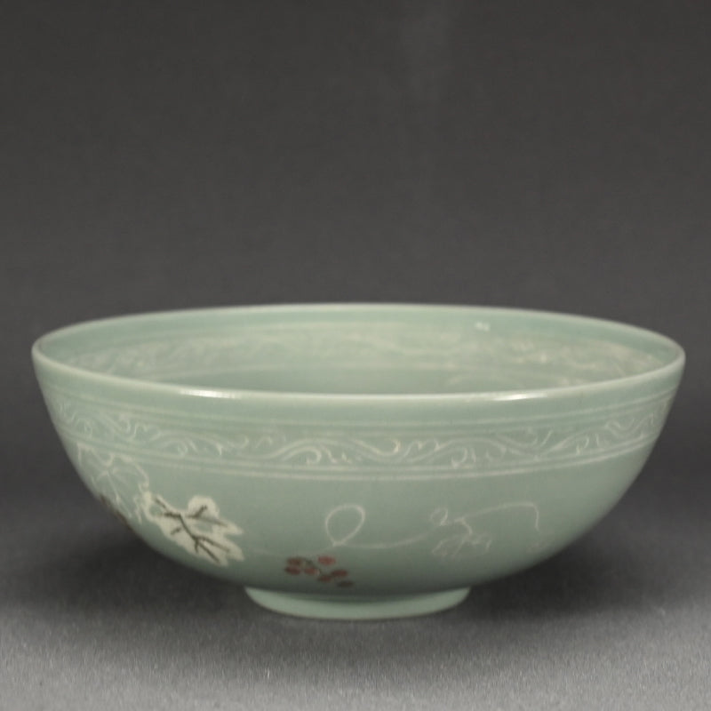 Imperial Artisan Suwa Sozan I Celadon Bowl, Grapes ー初代 諏訪 蘇山 "青瓷象嵌 盂"