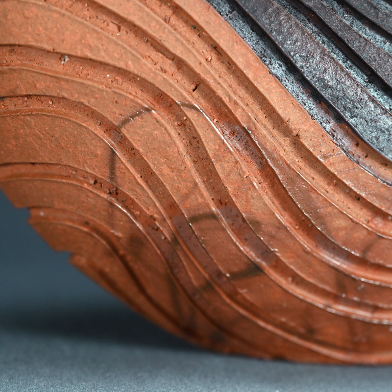 Spectacular Bizen Hanaire ー小西 陶蔵 "備前蓋付花入 流"