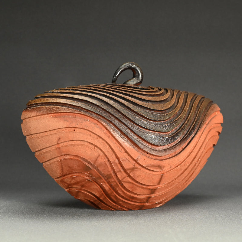 Spectacular Bizen Hanaire ー小西 陶蔵 "備前蓋付花入 流"