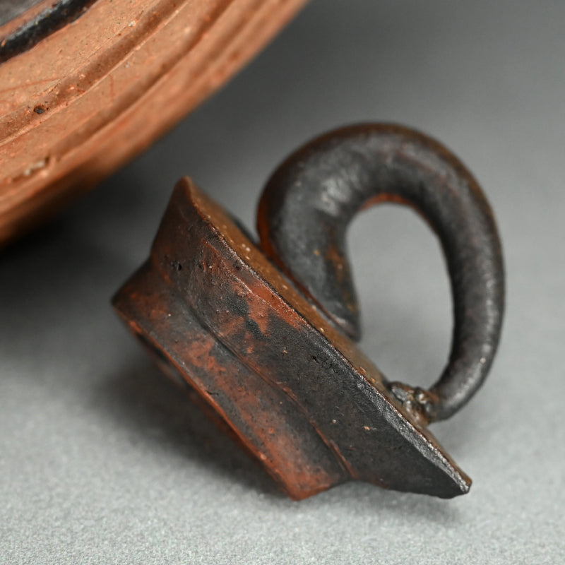 Spectacular Bizen Hanaire ー小西 陶蔵 "備前蓋付花入 流"