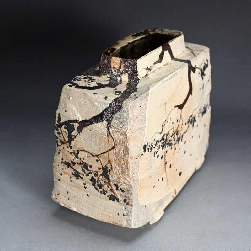 Spectacular Large Tsubo Vase ー三宅 洋司 "金銀彩桜文扁壺"