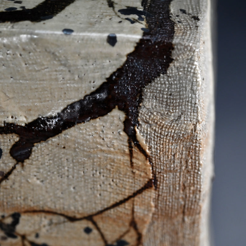 Spectacular Large Tsubo Vase ー三宅 洋司 "金銀彩桜文扁壺"