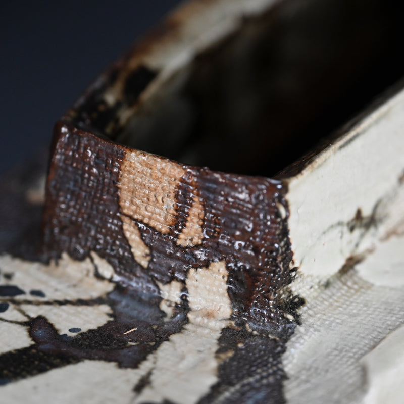 Spectacular Large Tsubo Vase ー三宅 洋司 "金銀彩桜文扁壺"