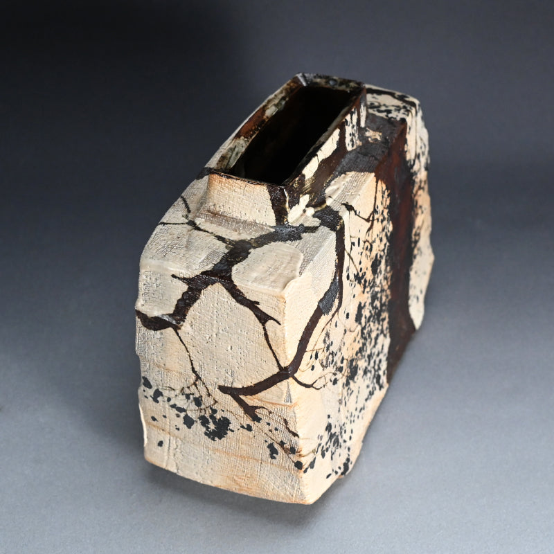 Spectacular Large Tsubo Vase ー三宅 洋司 "金銀彩桜文扁壺"