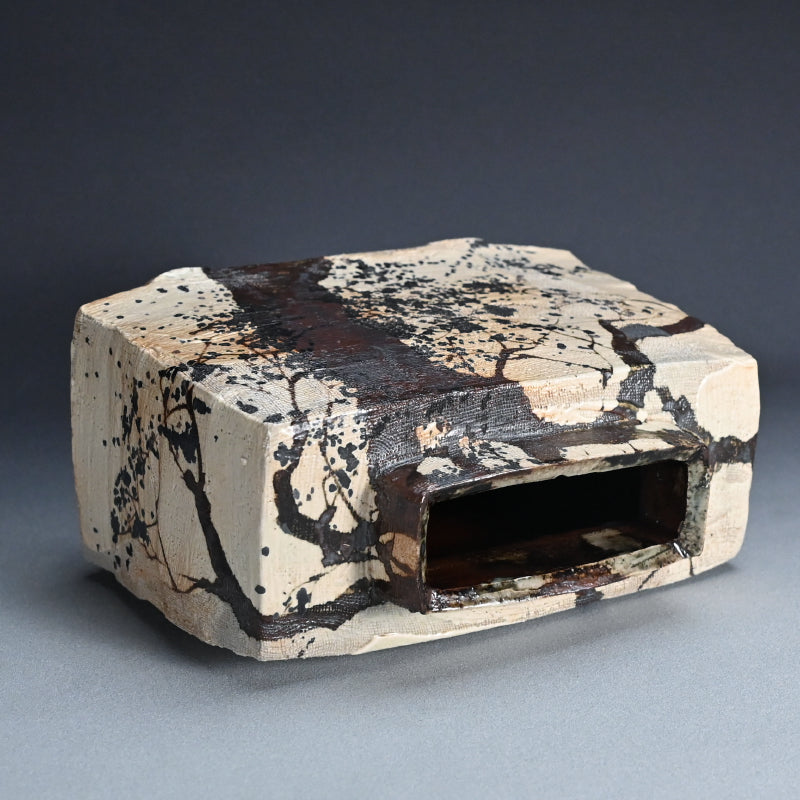 Spectacular Large Tsubo Vase ー三宅 洋司 "金銀彩桜文扁壺"