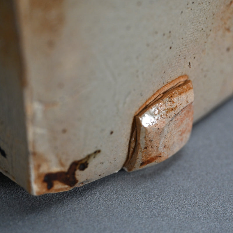 Spectacular Large Tsubo Vase ー三宅 洋司 "金銀彩桜文扁壺"