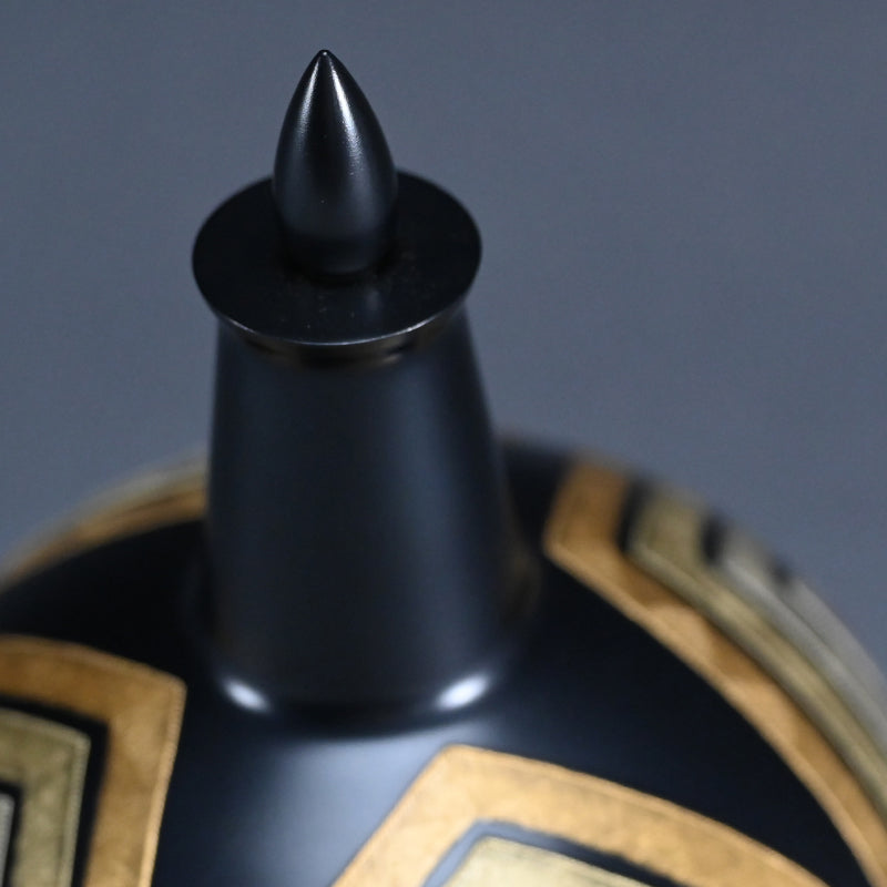 Silver Inlay Tsubo ー鹿島 和生 "布目象嵌金彩飾壺"