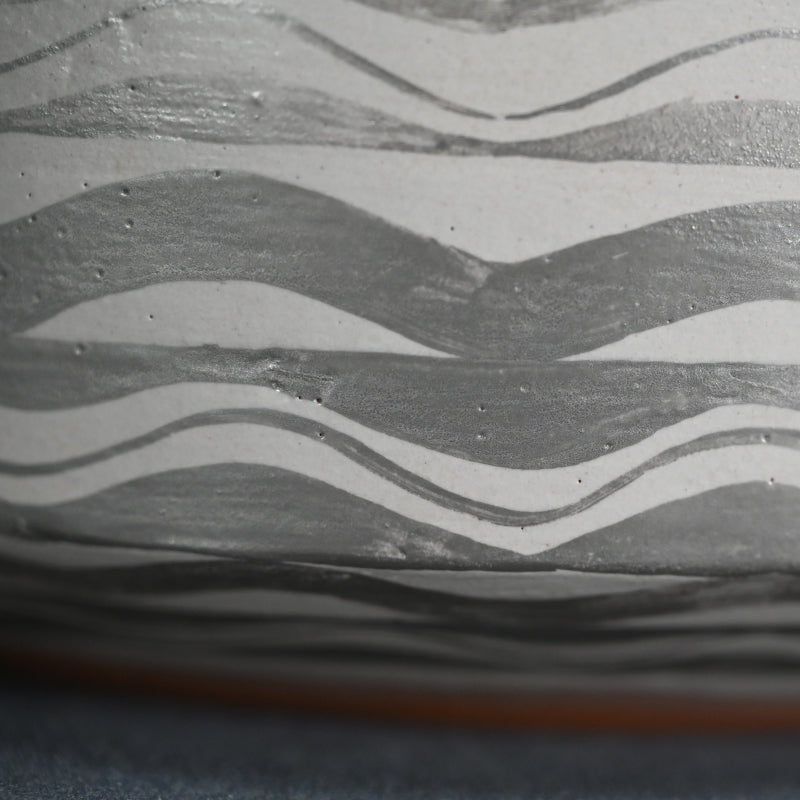 Silver Waved Vase ー森野 泰明 “銀彩波状文壺”