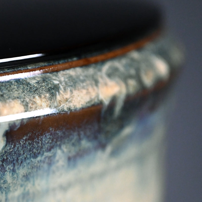 Exquisite Takatori Muzusashi ー亀井 味楽 “高取別作 白釉竹節水指“