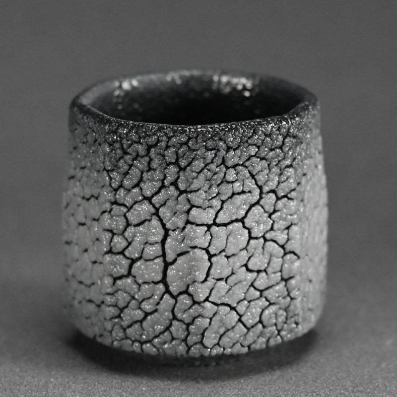 Shino Tokkuri and Ai-iro Shino Guinomi ー酒井 博司 "紅志野徳利", "藍色志野ぐい呑み"