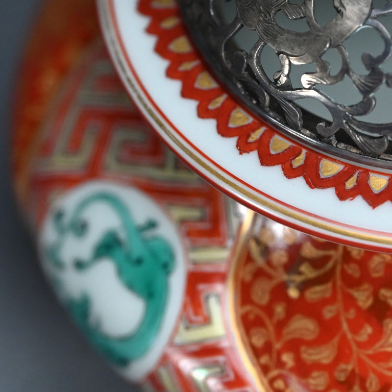 Miyagawa (Makuzu) Kozan Kinrande Koro with Silver Lid ー宮川 香山 "香壚"