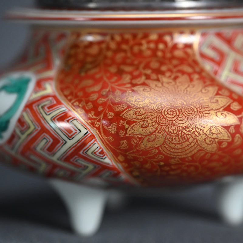 Miyagawa (Makuzu) Kozan Kinrande Koro with Silver Lid ー宮川 香山 "香壚"