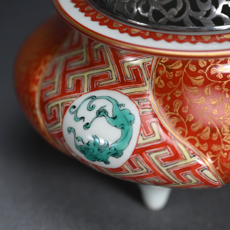 Miyagawa (Makuzu) Kozan Kinrande Koro with Silver Lid ー宮川 香山 "香壚"