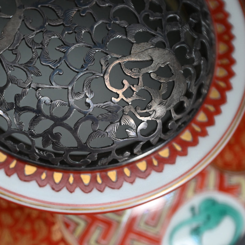 Miyagawa (Makuzu) Kozan Kinrande Koro with Silver Lid ー宮川 香山 "香壚"