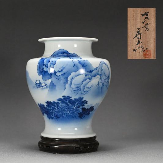 Blue & White Porcelain Vase ー宮川 香山 "染付壺 山路圖"