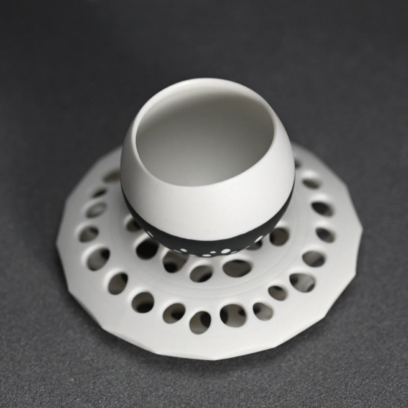 Sake Cup with Skeletal Pillow ー加藤 好康 “透文 盃”