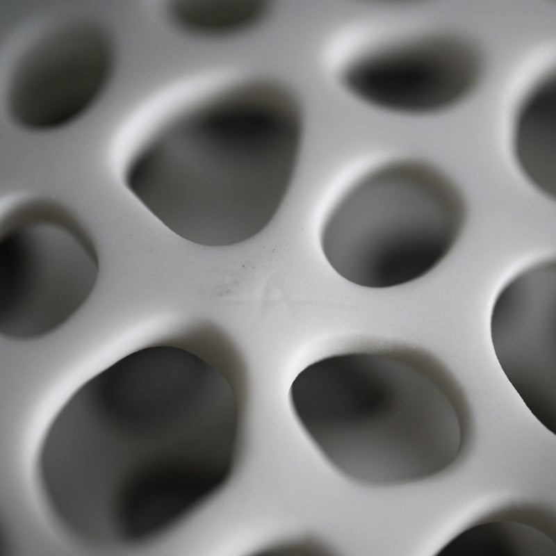 Sake Cup with Skeletal Pillow ー加藤 好康 “透文 盃”