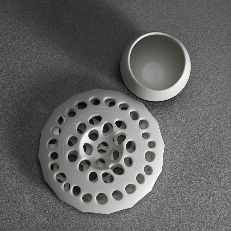 Sake Cup with Skeletal Pillow ー加藤 好康 “透文 盃”