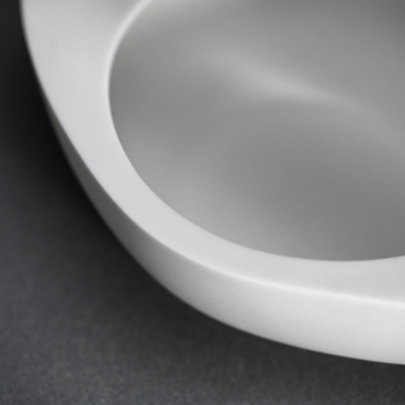Contemporary Sake Serving Katakuchi Vessel ー加藤 好康 “白磁透文 片口”