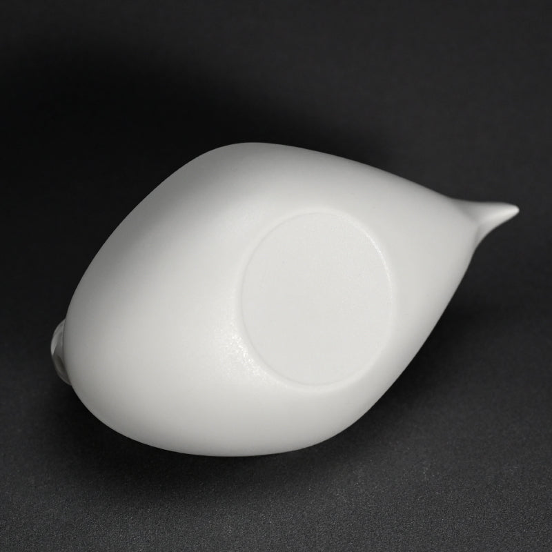 Contemporary Sake Serving Katakuchi Vessel ー加藤 好康 “白磁透文 片口”
