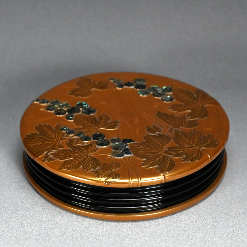 Exceptional Lacquered Suzuri-bako box ー服部 峻昇 “金地果実 硯箱”