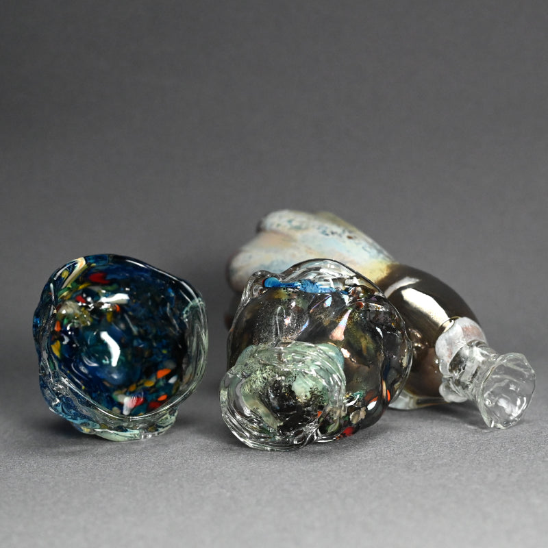 Glass Tokkuri and Cups ー奥島 圭二 “玻璃酒器一式 徳利と盃”