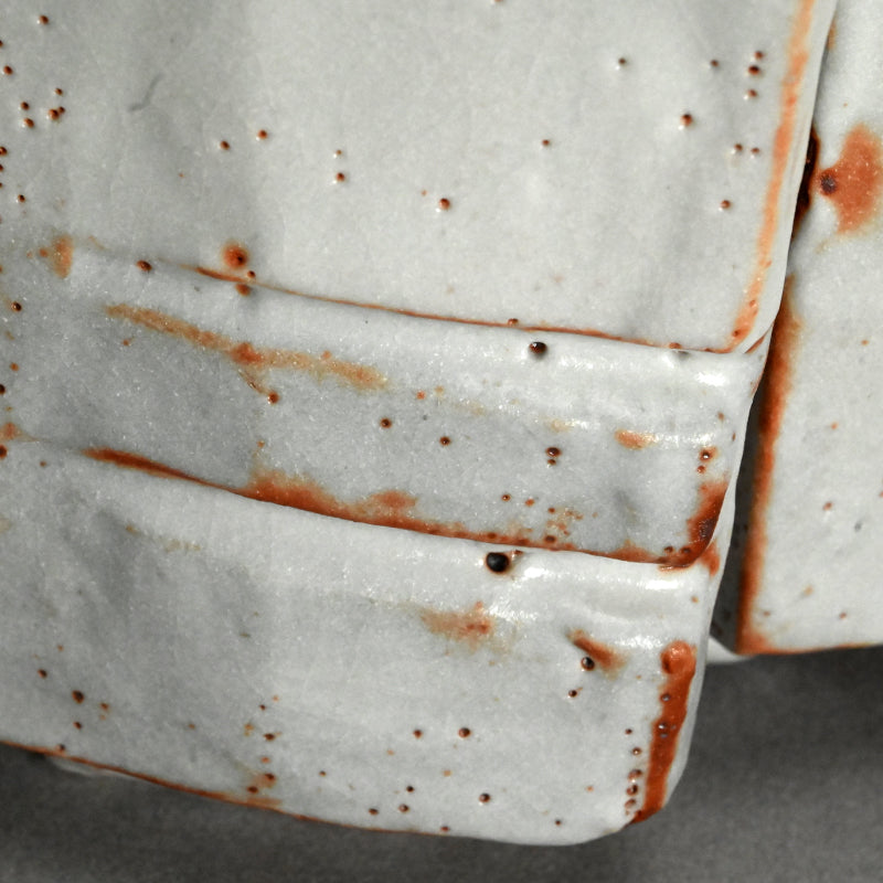 Radical Shino Vase ー鈴木 藏 "志野花器"