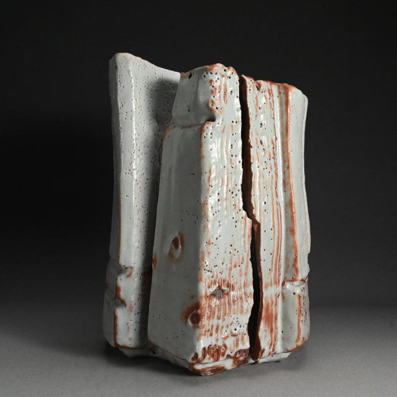 Radical Shino Vase ー鈴木 藏 "志野花器"