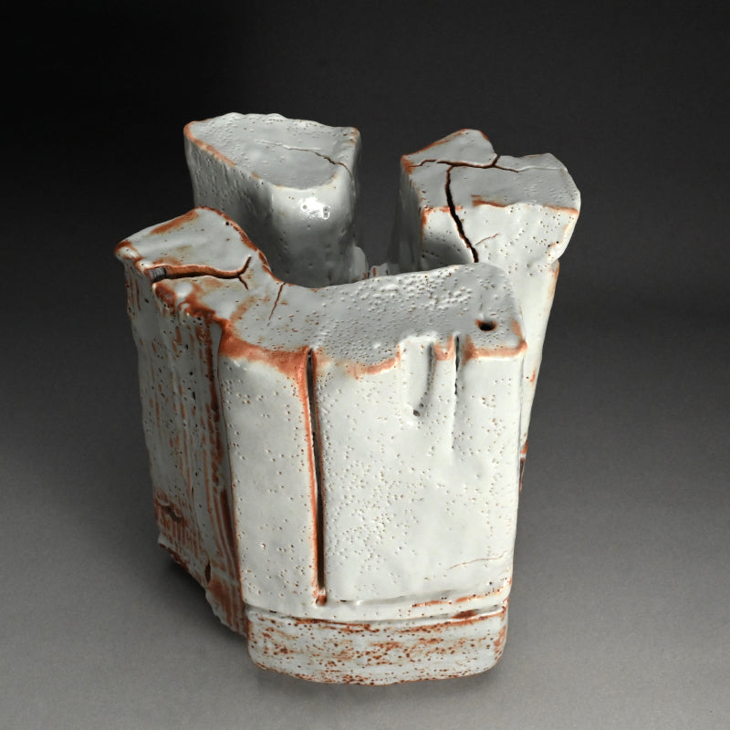 Radical Shino Vase ー鈴木 藏 "志野花器"