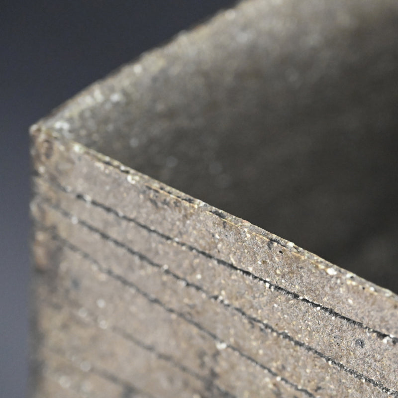 Massive Brutalist Vase ー伊藤 信 “線文壷”