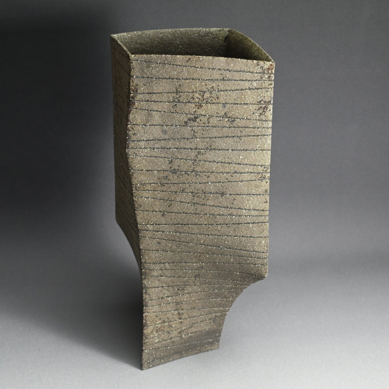 Massive Brutalist Vase ー伊藤 信 “線文壷”