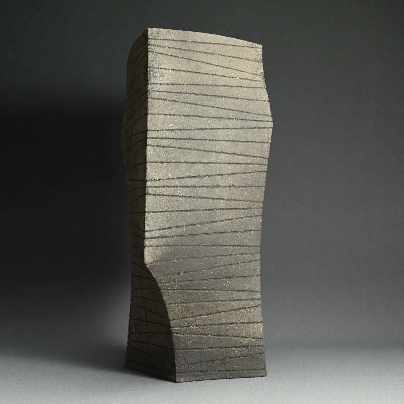 Massive Brutalist Vase ー伊藤 信 “線文壷”