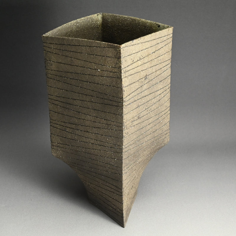 Massive Brutalist Vase ー伊藤 信 “線文壷”