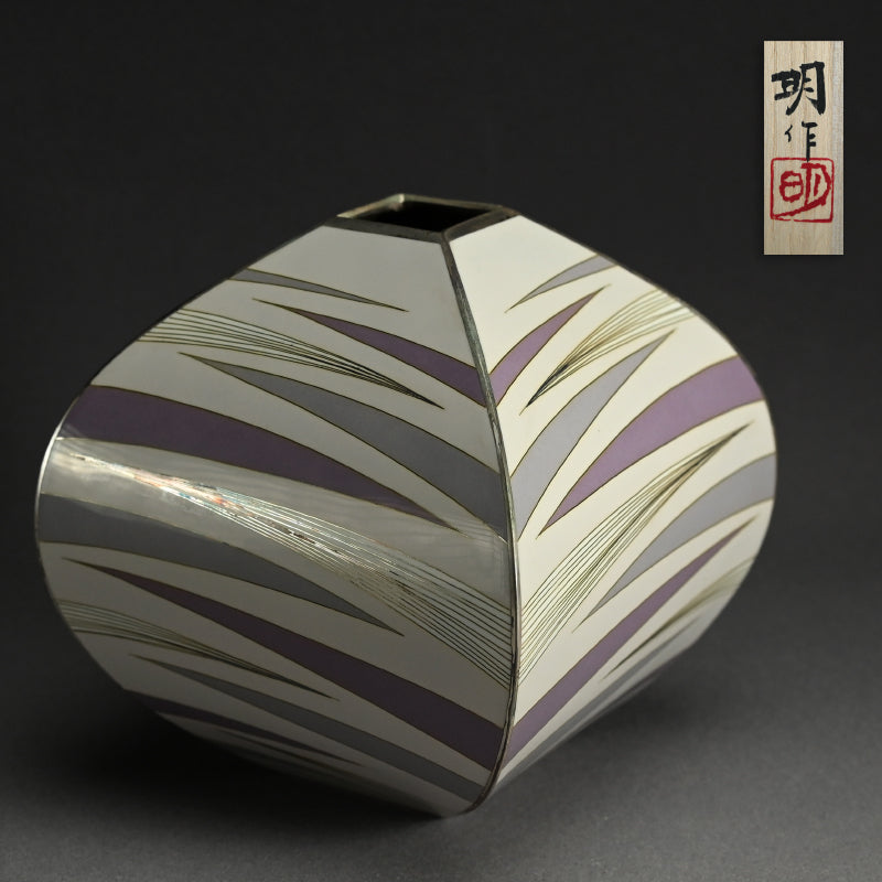 Exhibited Cloisonné Vase ー 柴田 明 “有線七宝抽象文花器”