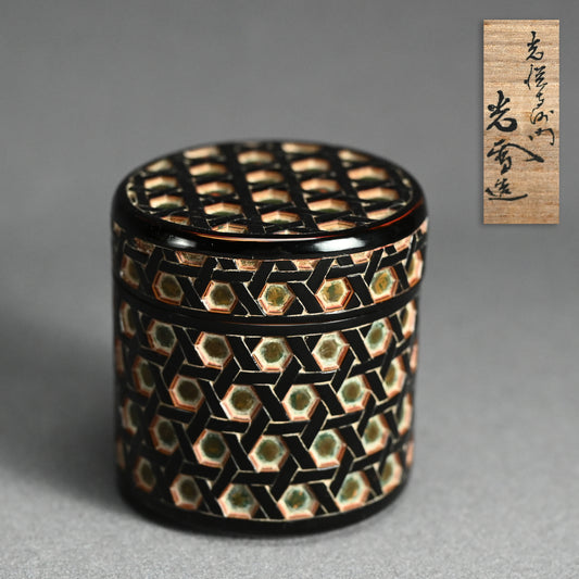 Carved Lacquer Tea Caddy ー山下 光雪 “鷹峰堆黒虫篭茶器”
