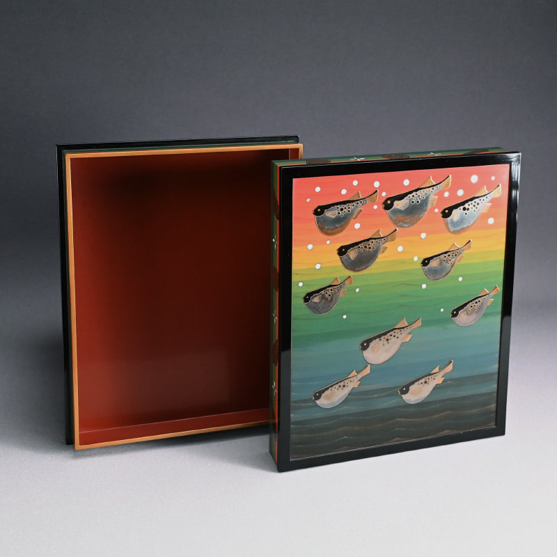 Nationally Exhibited Decorative Lacquer Box ー山崎 覚太郎 “遊漁飾箱”