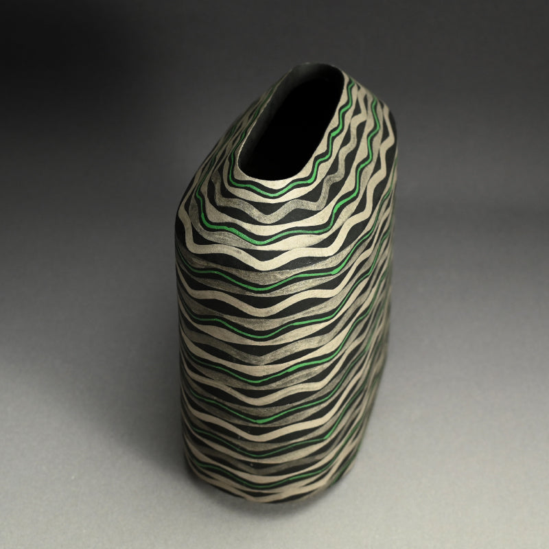 Contemporary Vase by Morino (Hiroaki) Taimei ー森野 泰明 "白銀泥彩扁壺"