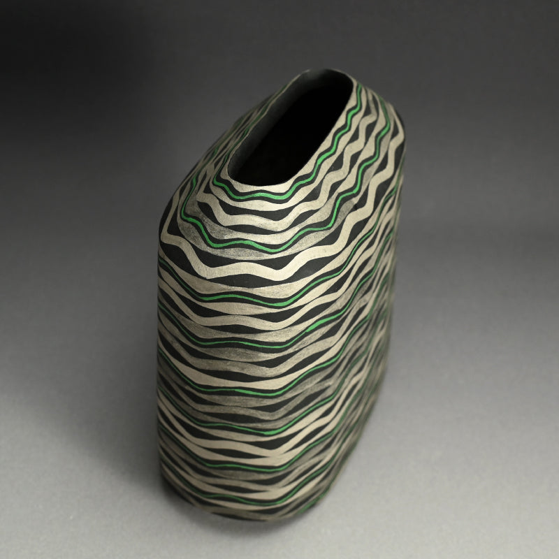 Contemporary Vase by Morino (Hiroaki) Taimei ー森野 泰明 "白銀泥彩扁壺"