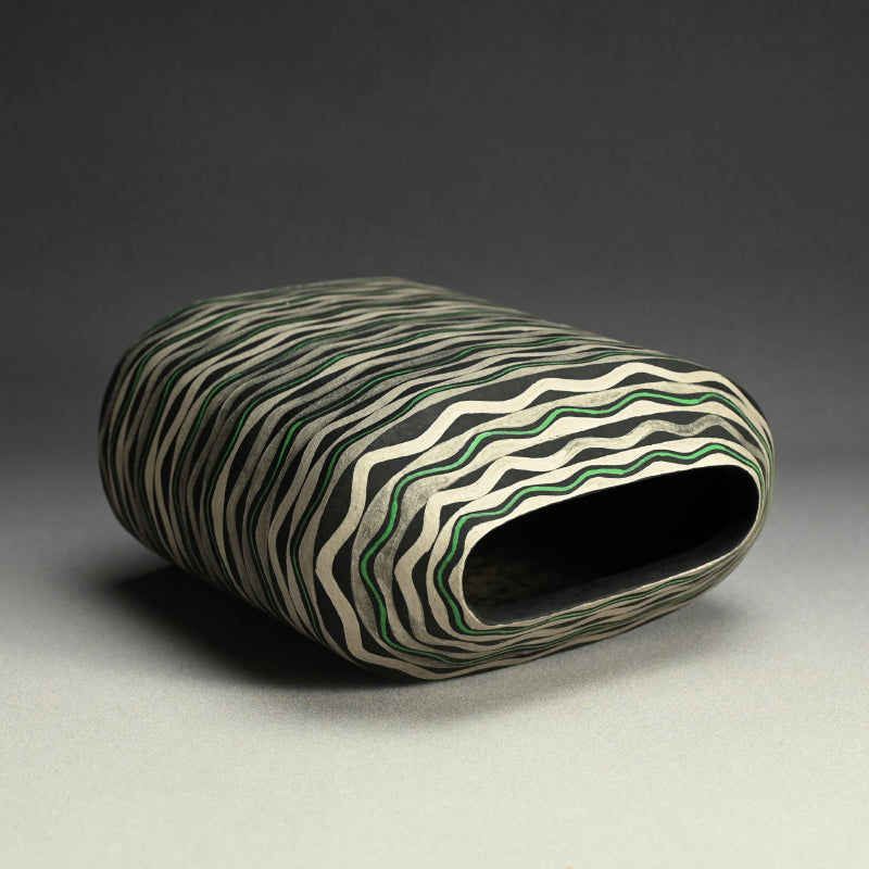 Contemporary Vase by Morino (Hiroaki) Taimei ー森野 泰明 "白銀泥彩扁壺"