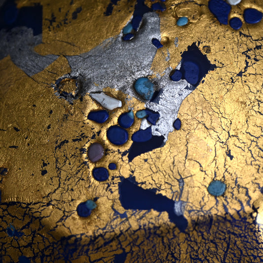 Museum Quality Kazari-bako Glass Box ー藤田 喬平 “手吹 飾筥「湖上の花」”