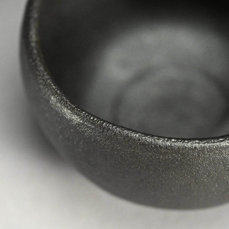 Large Nachi-guro Chawan Tea Bowl ー寒川 栖豊 "紀州焼 茶碗"