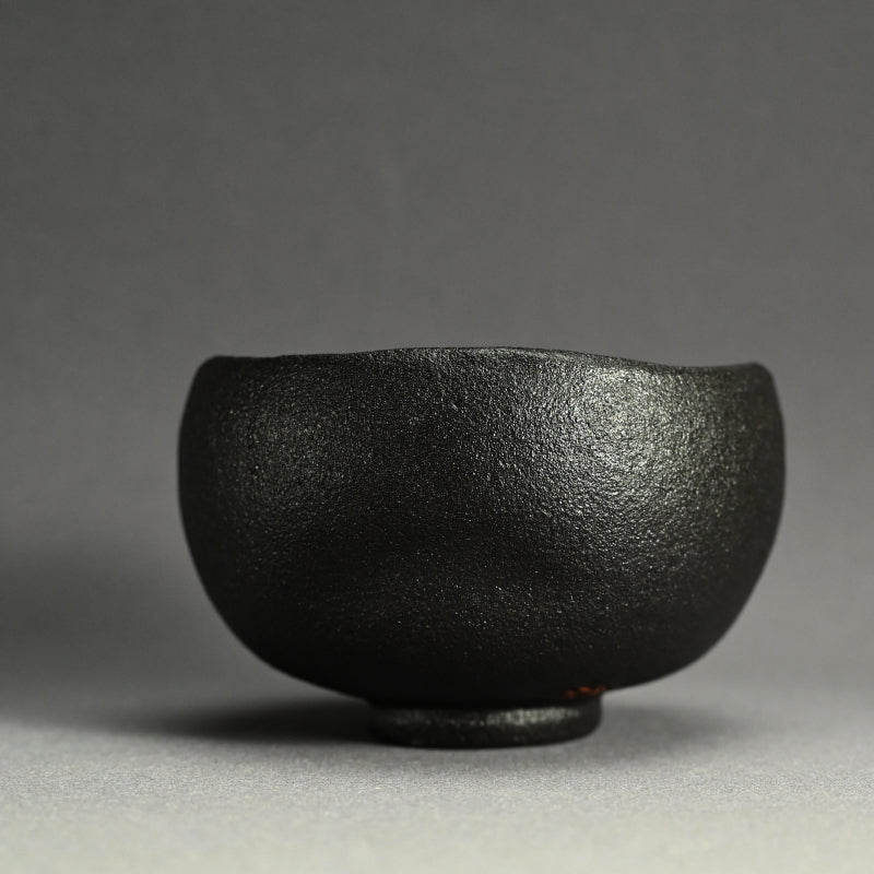 Large Nachi-guro Chawan Tea Bowl ー寒川 栖豊 "紀州焼 茶碗"