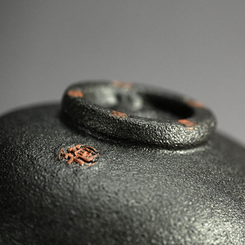 Large Nachi-guro Chawan Tea Bowl ー寒川 栖豊 "紀州焼 茶碗"