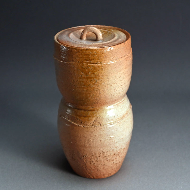 Hagi Pottery Mizusashi ー大和 保男 “萩焼 水指”