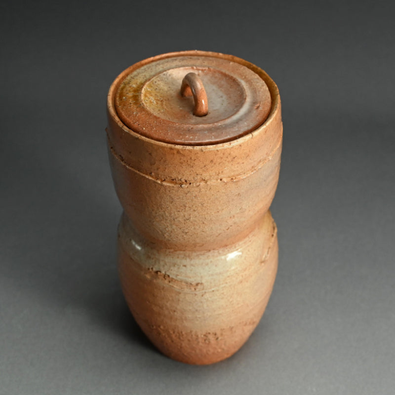 Hagi Pottery Mizusashi ー大和 保男 “萩焼 水指”