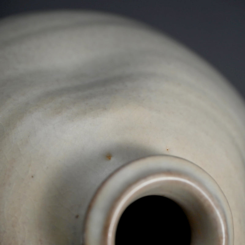 Hagi Bottle Vase ー三輪 栄造 “萩花入”