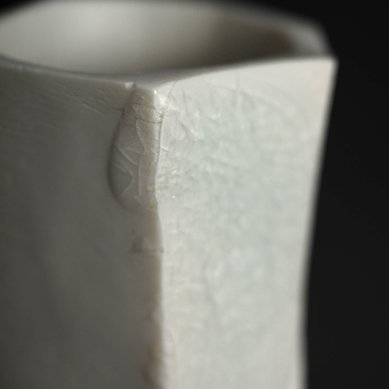 Exquisite Porcelain Vase ー小川 待子 “筒”