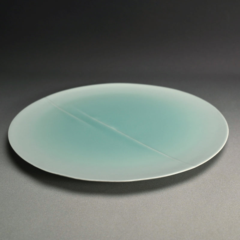 Exquisite Sheer Celadon Disc ー深見 陶治 “翠"